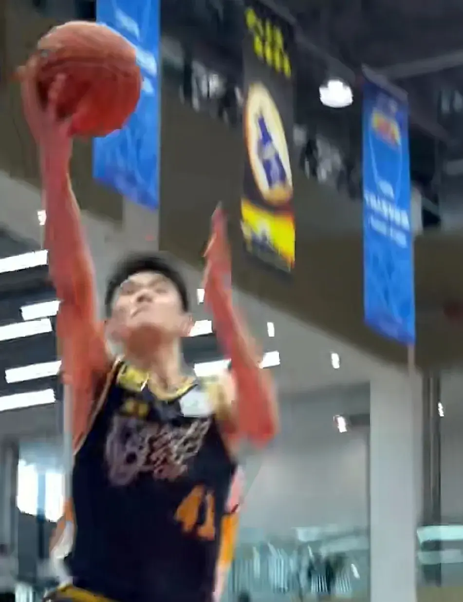 img, alt, 张昊和黄明 img, alt, 张昊和黄明