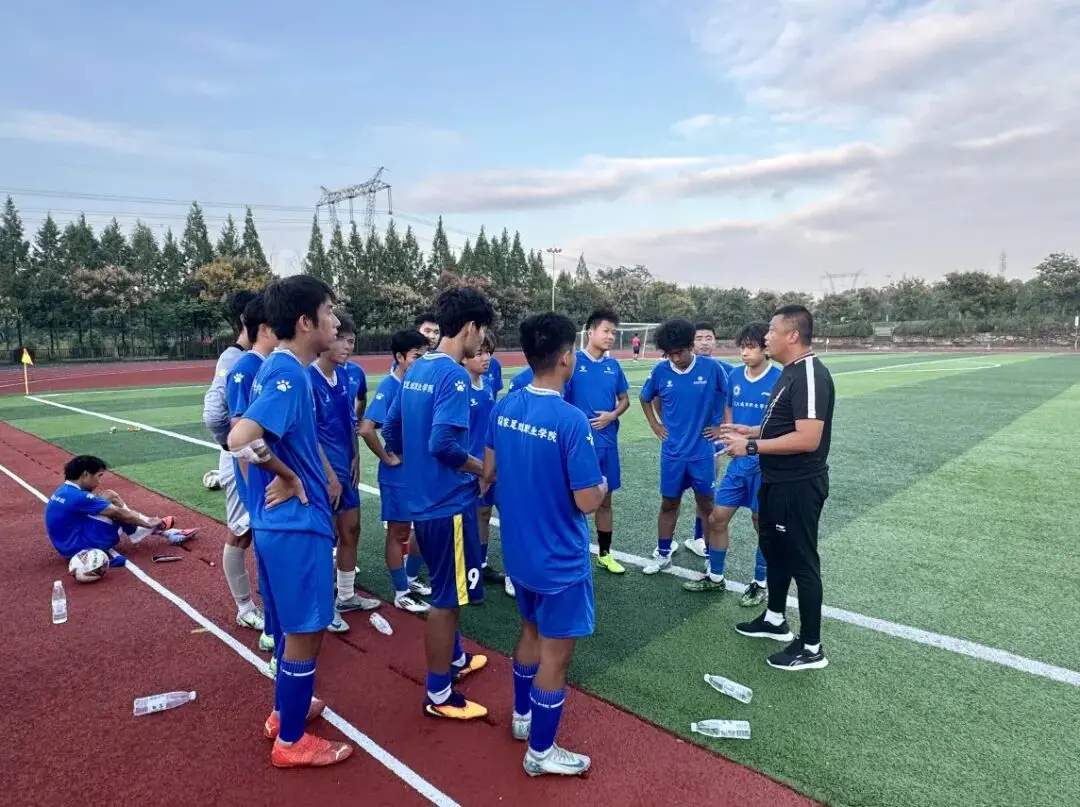 下午的这场, div