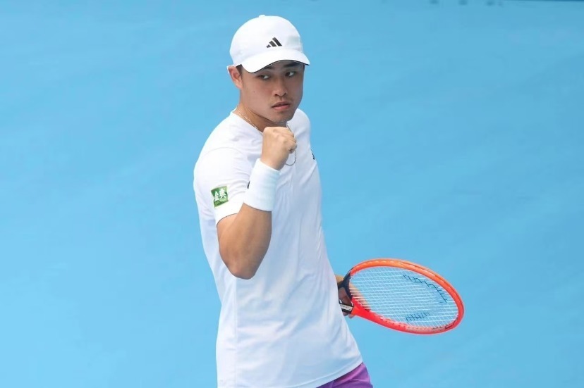 吴易昺, 施耐德 吴易昺, 施耐德